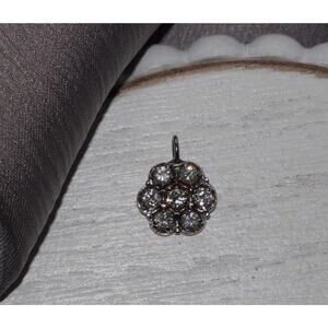 14K White Gold Diamond Flower Pendant 1.1G / 0.5in